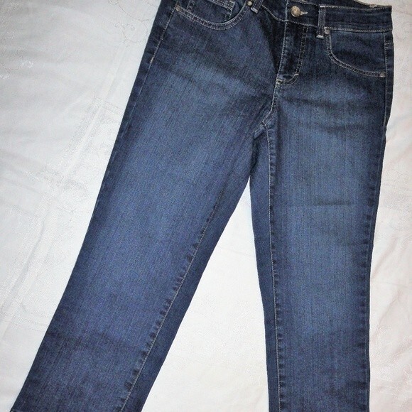 Bandolino Jeans Capris Sz 6 - Picture 1 of 6